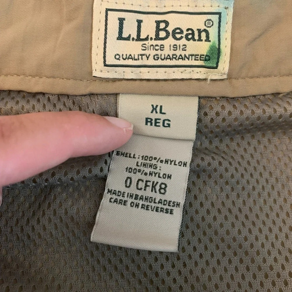 L.L Bean  Men’s Utility Hiking Shorts 100% Nylon Lined Size US XL Reg - Picture 3 of 12